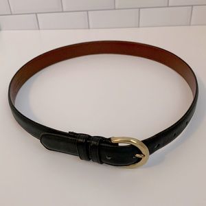 Coach Women’s dark NAVY blue Leather belt with brass buckle.  EUC